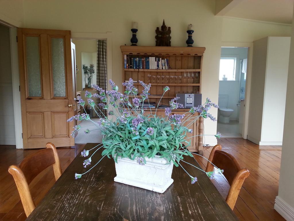 Villa The Vicarage Martinborough Zimmer foto
