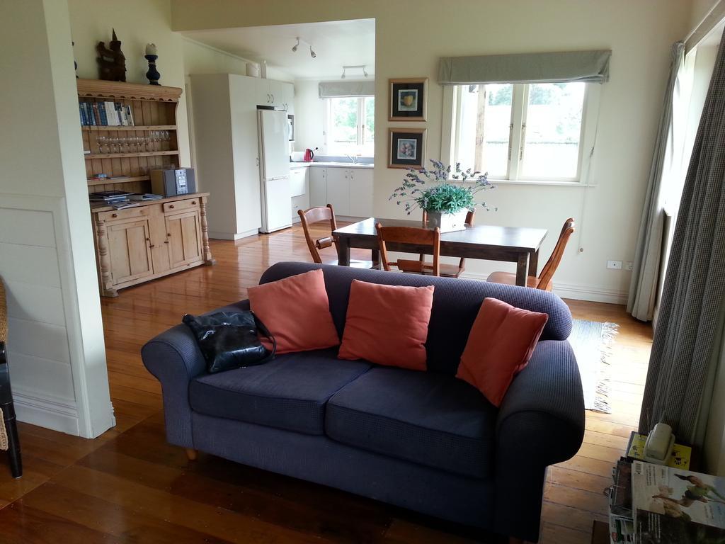 Villa The Vicarage Martinborough Zimmer foto