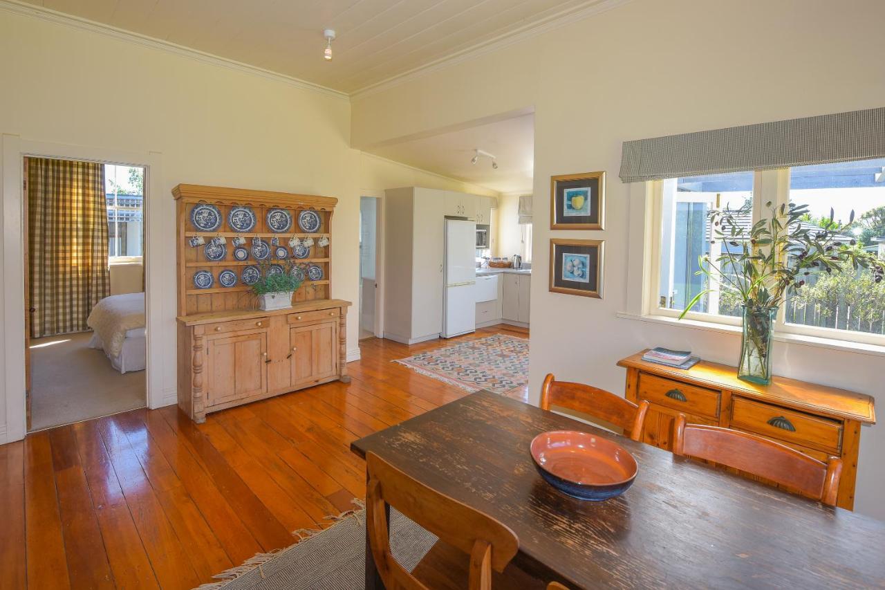 Villa The Vicarage Martinborough Exterior foto