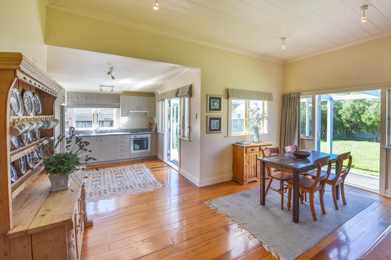 Villa The Vicarage Martinborough Exterior foto